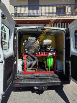 FURGÓN TRAFIC PARA DESATASCOS, LIMPIEZA Y DESINFECCIÓN lleno