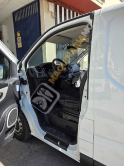 FURGÓN TRAFIC PARA DESATASCOS, LIMPIEZA Y DESINFECCIÓN lleno