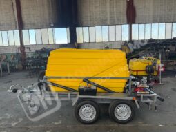 EQUIPO DE 2000 LITROS PARA RIEGO, FUMIGACIÓN E INCENDIOS lleno