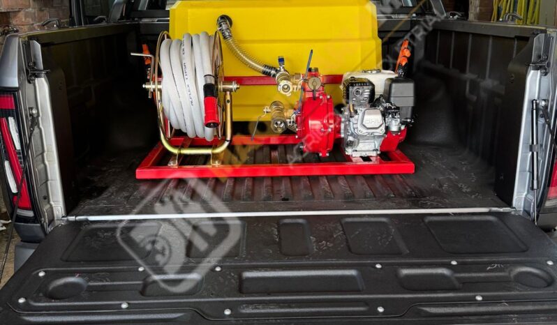 EQUIPO EXTINCIÓN DE INCENDIOS DE 300 L PARA PICK UP lleno